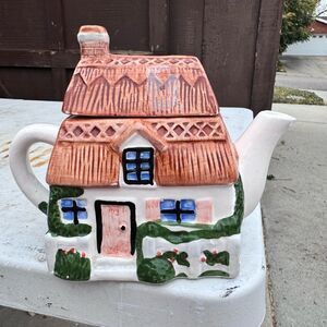 Country Cottage teapot lid thatch roof door handle